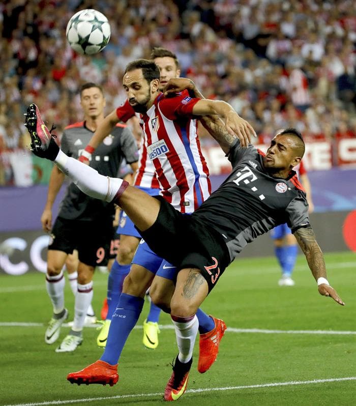 El chileno Arturo Vidal no pudo aportar lo suficiente para evitar la derrota de Bayern Munich en el estadio Vicente Calderón.