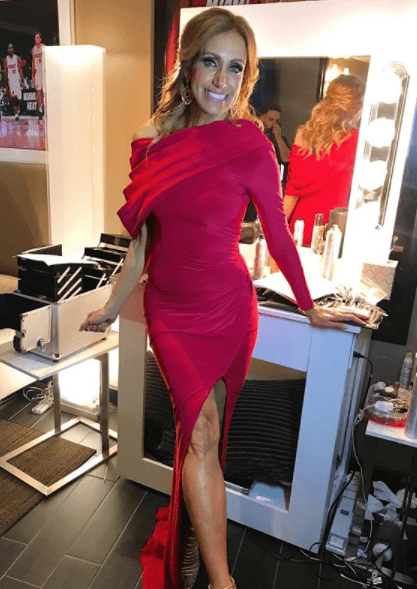 Es sobrina de Gloria y Emilio Estefan y tiene una familia con dos hijos.