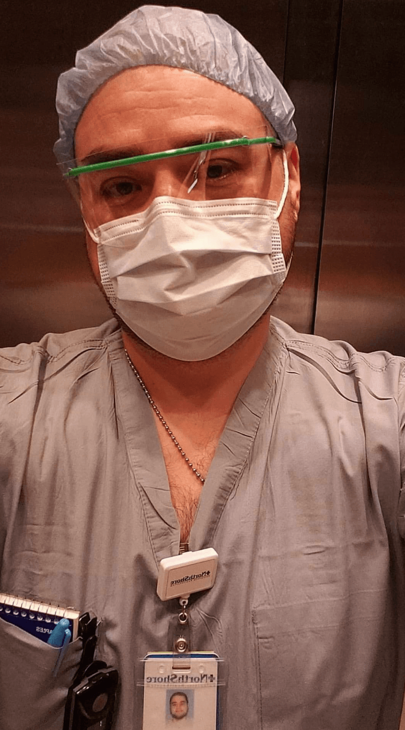 Juan Torres compra materiales de protección personal y otros para el Hospital Northshore. Gracias a Juan por asegurarse que los médicos y enfermeras tengan lo necesario para protegerse del coronavirus y seguir salvando vidas.