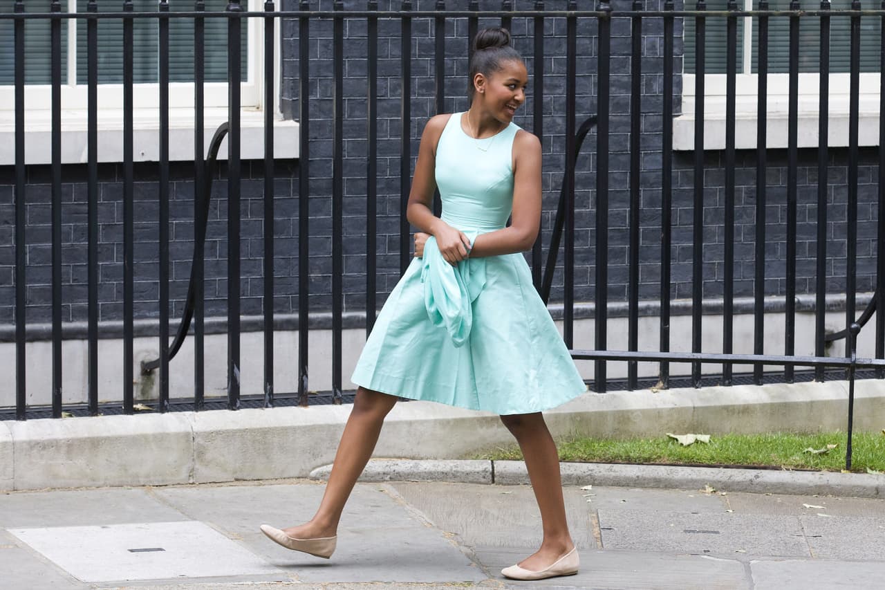 Ambas lucieron radiantes y adecuadas para la ocasión.