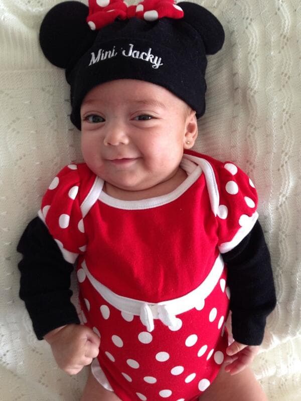 Mira más fotos de la encantadora familia de la actriz, con "Mini Jacky" de bebé.