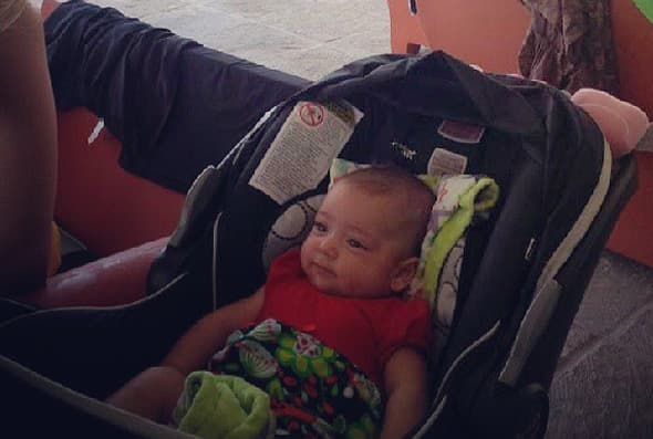 Mira más fotos de la encantadora familia de la actriz, con "Mini Jacky" de bebé.