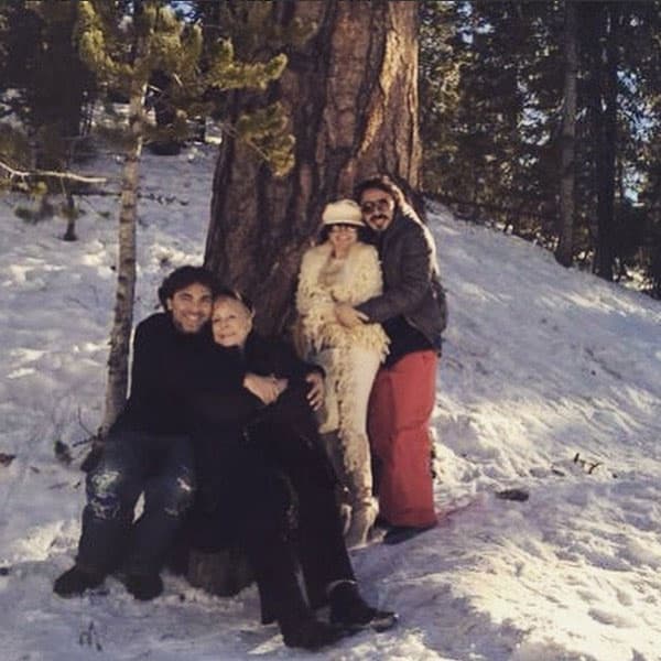 Se nota que hay mucho amor en la dinastía Castro.