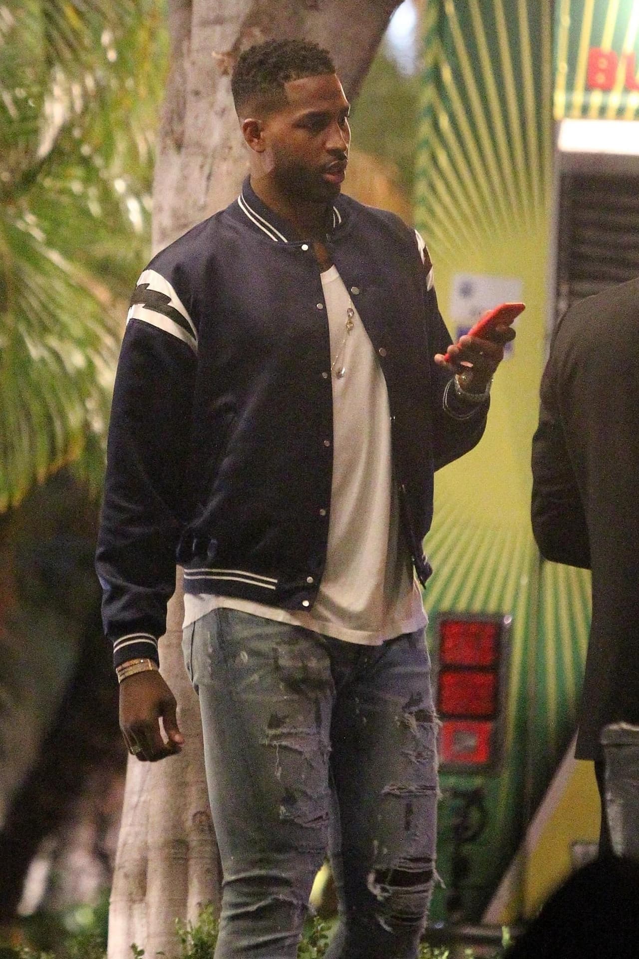 Aunque en un principio 
<b><a href="https://www.univision.com/famosos/khloe-kardashian-rompe-el-silencio-y-apunta-contra-jordyn-woods-tu-eres-la-razon-por-la-que-mi-familia-se-separo-fotos" target="_blank">Khloe había tratado de defender a Tristan Thompson</a>,</b> tras enterarse de que él le fue infiel con Jordyn Woods, la mejor amiga de su hermana Kylie Jenner, ya su posición cambió.