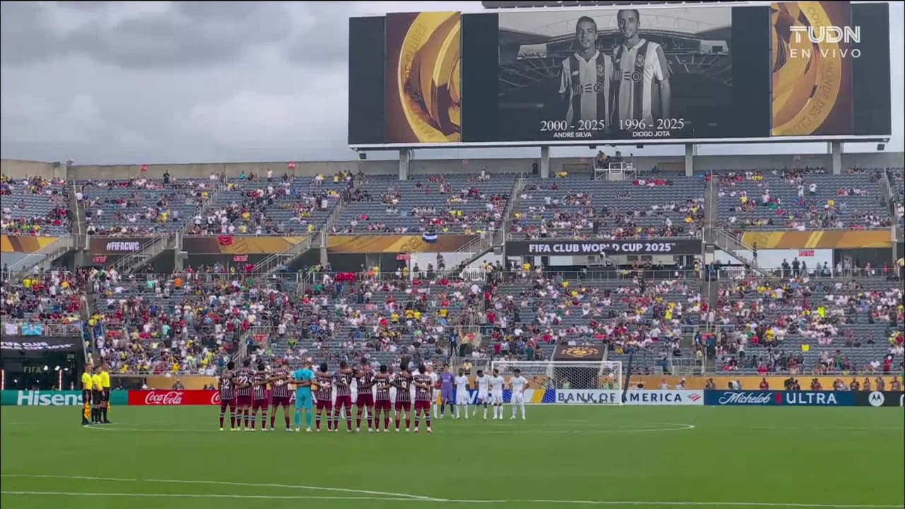 Joao Cancelo y Rubén Neves, hundidos durante minuto de silencio por Diogo Jota