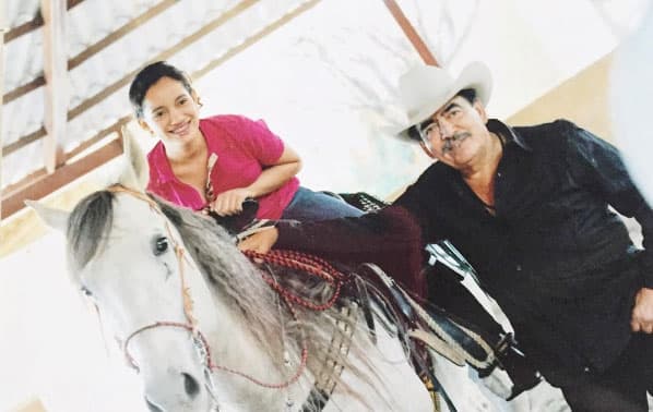 Joana Marcelia Figueroa es producto del amor del 'Rey del jaripeo' y Alina Espino.