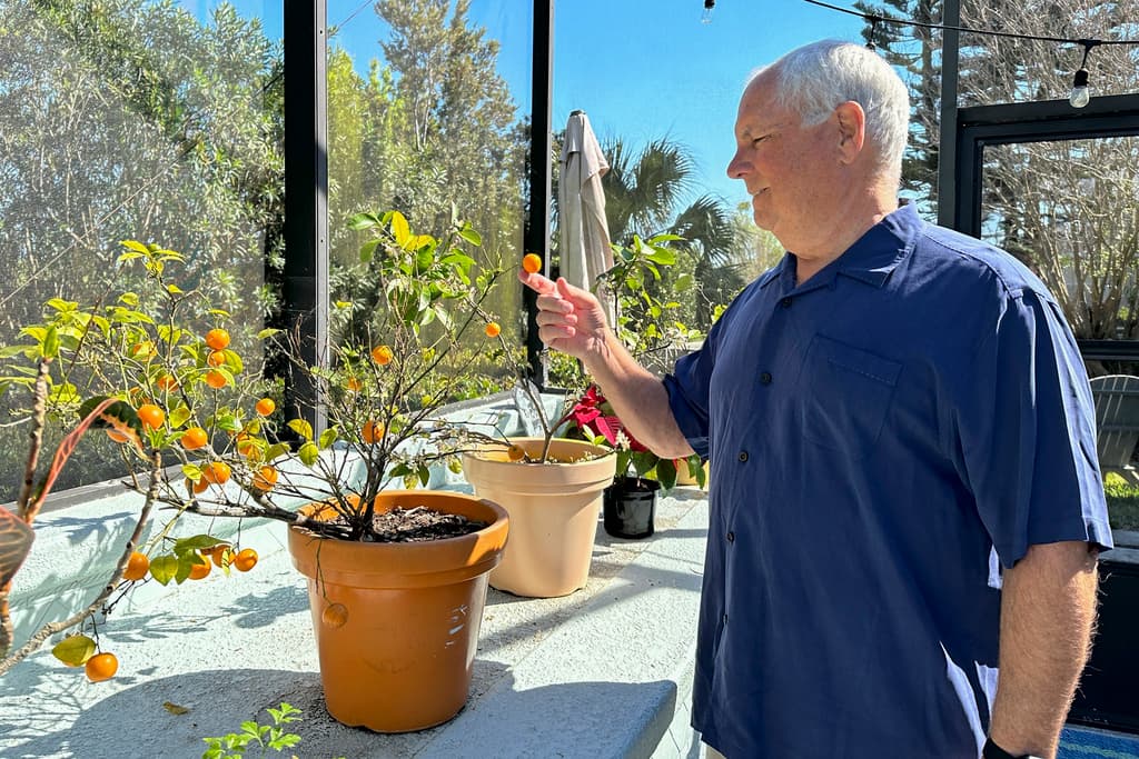 Para Mike Waldron y su esposa, el mudarse del área de Boston en 2020 a un lugar que se autodenomina "la ciudad más antigua de la nación" fue motivado por el deseo de estar más cerca de sus hijos adultos.