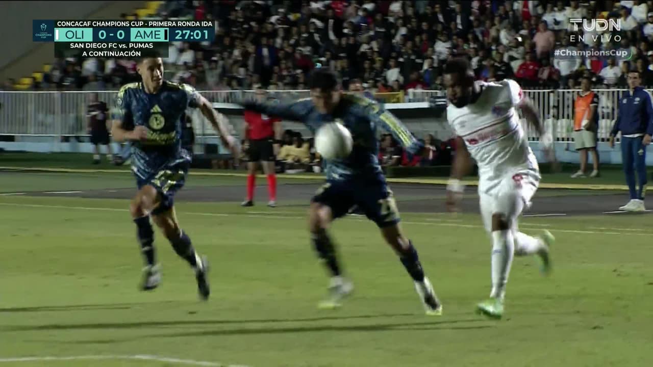 ¡TIRO ATAJADO! disparo por Jorge Benguché.