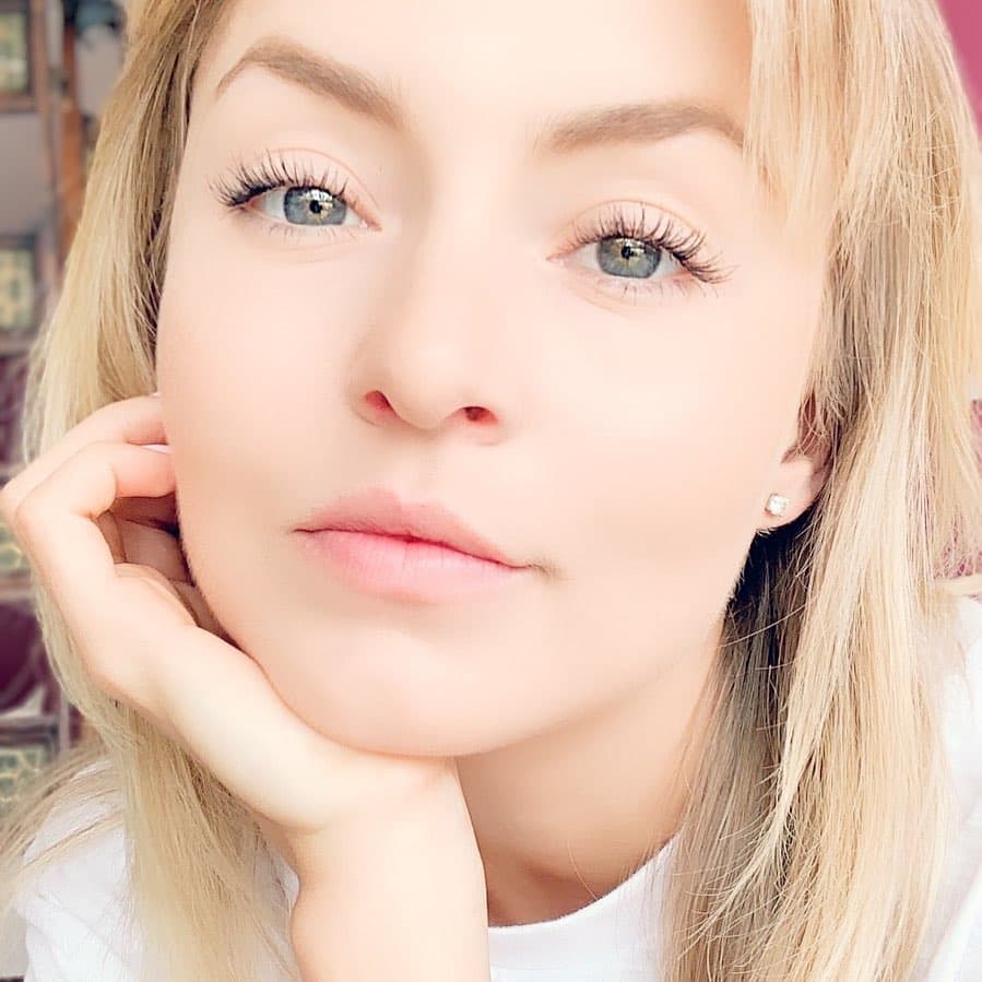 Angelique está orgullosa de su hermano por haber construido una hermosa familia.