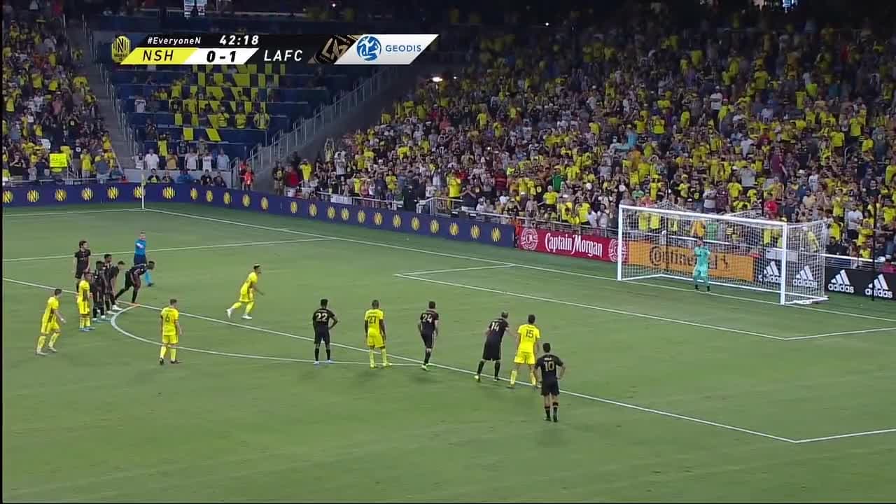 El VAR confirmó el penal a Nashville y desde allí, Hany Mukhtar consiguió el empate