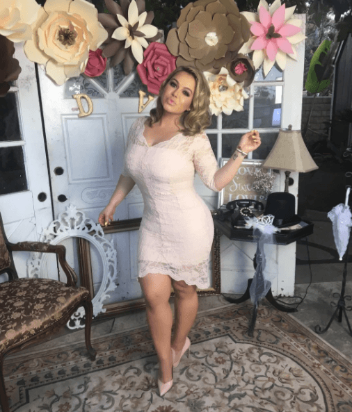 Chiquis heredó el talento musical y el estilo de cuerpo curvy como el de "La Diva de la Banda".