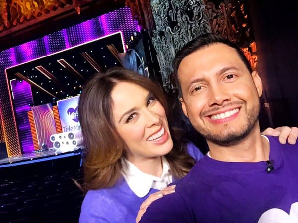 Luis Sandoval: "Divertida y simpática como siempre llegó @jackybrv".