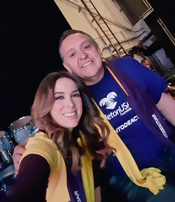 Jacky Bracamontes: "Te extrañamos @profebraca Aquí andamos en @TeletonUSA".