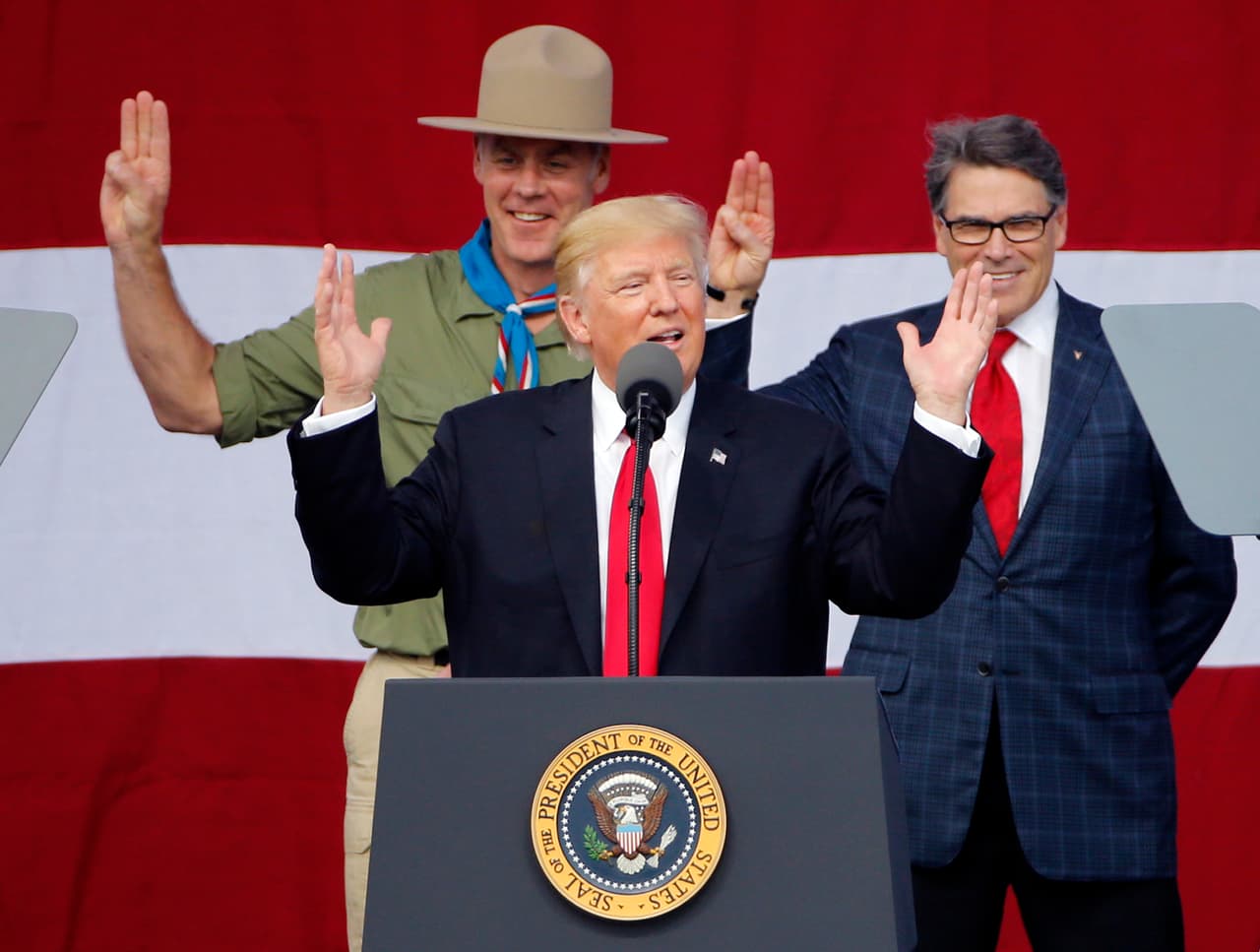 El jefe de los Boy Scouts se disculpa porque Trump politizara la cumbre de la organización
