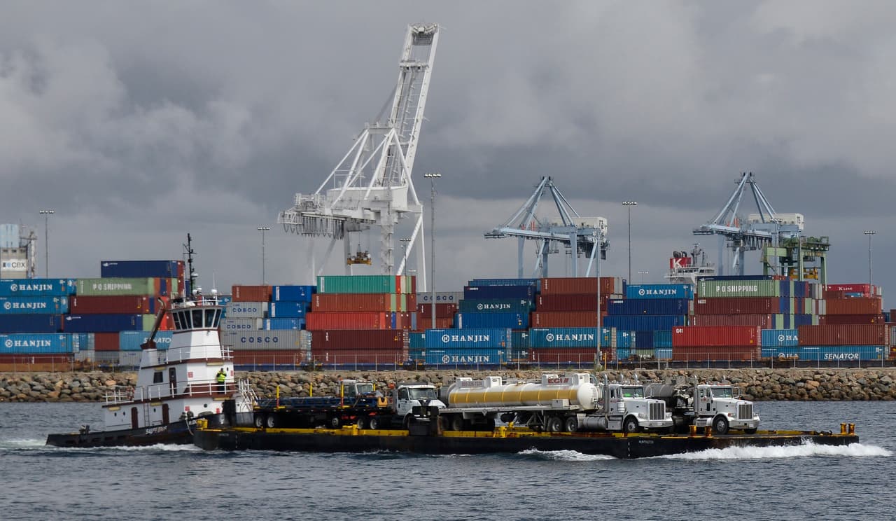 “Si no se descargan, los productos no llegarán a los minoristas, no estarán en los almacenes y no llegarán a tiempo”, dijo Gupta.