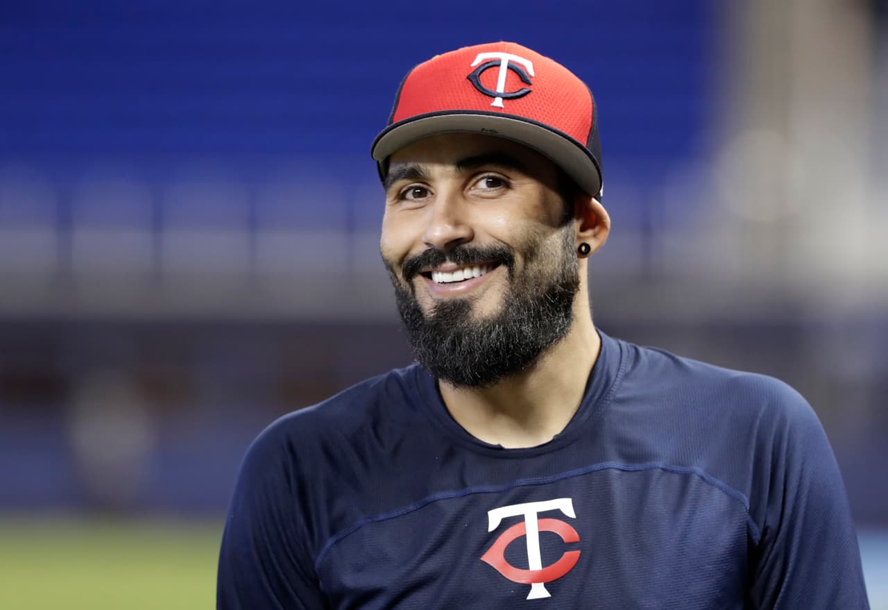 ¿Quién es Sergio Romo, en qué posición juega y cuál su equipo de MLB?
