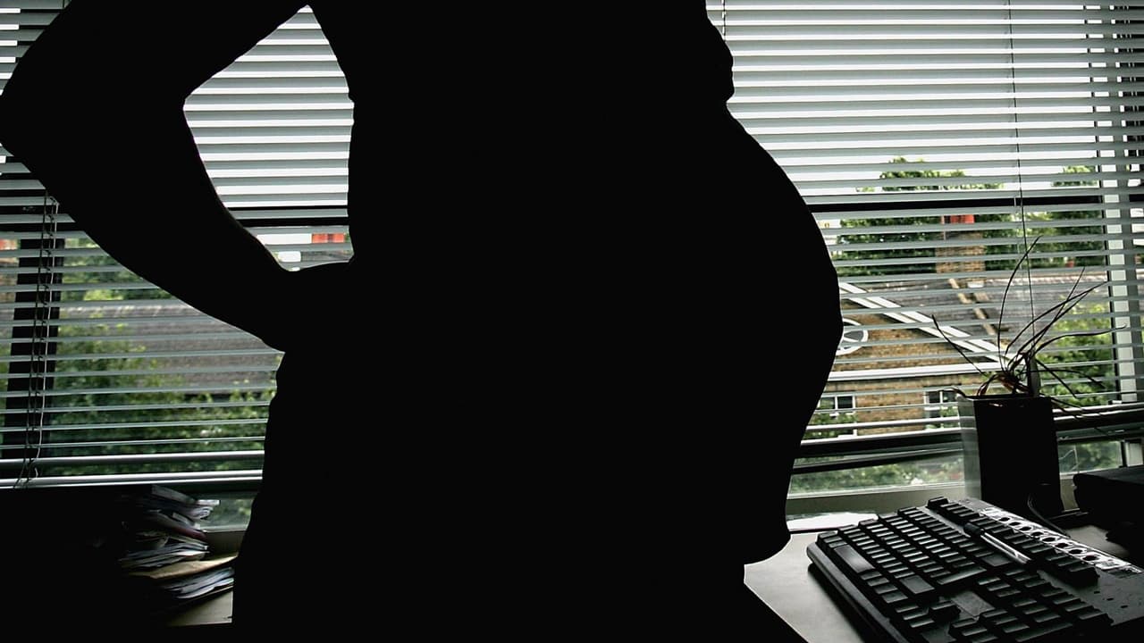 Hispana en embarazo no acude a cita de asilo por miedo a ser detenida: ¿qué ocurre con su caso?