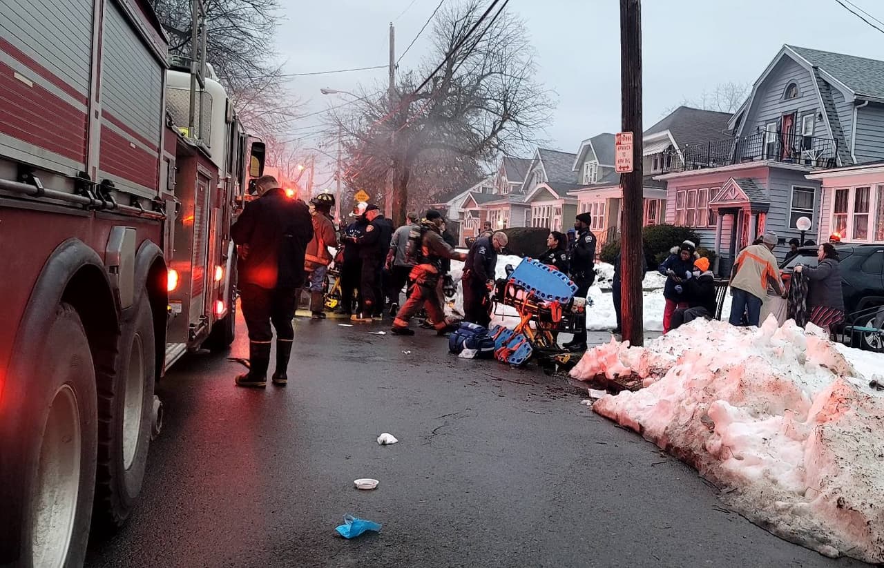 Familia de Buffalo pierde a 5 de sus 6 hijos en incendio; abuela se encuentra grave