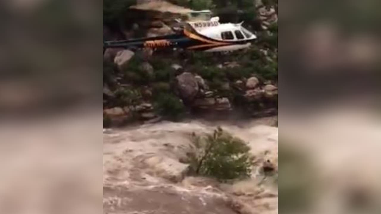 Rescatan 17 personas atrapadas por una inundación repentina en Arizona