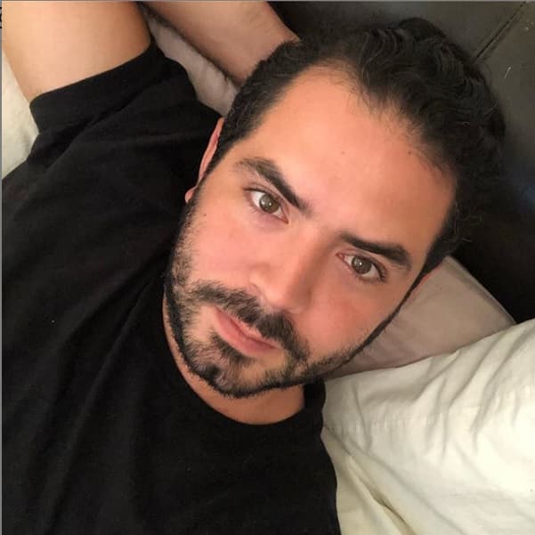 Derbez también habló sobre las versiones que se han dado a conocer sobre una 
<b><a href="https://www.univision.com/famosos/a-victoria-ruffo-le-dolio-que-jose-eduardo-derbez-no-le-contara-que-termino-con-su-novia-fotos" target="_blank">supuesta bisexualidad</a></b> de su medio hermano José Eduardo Derbez. Insistió en que solo le ha conocido parejas femeninas.