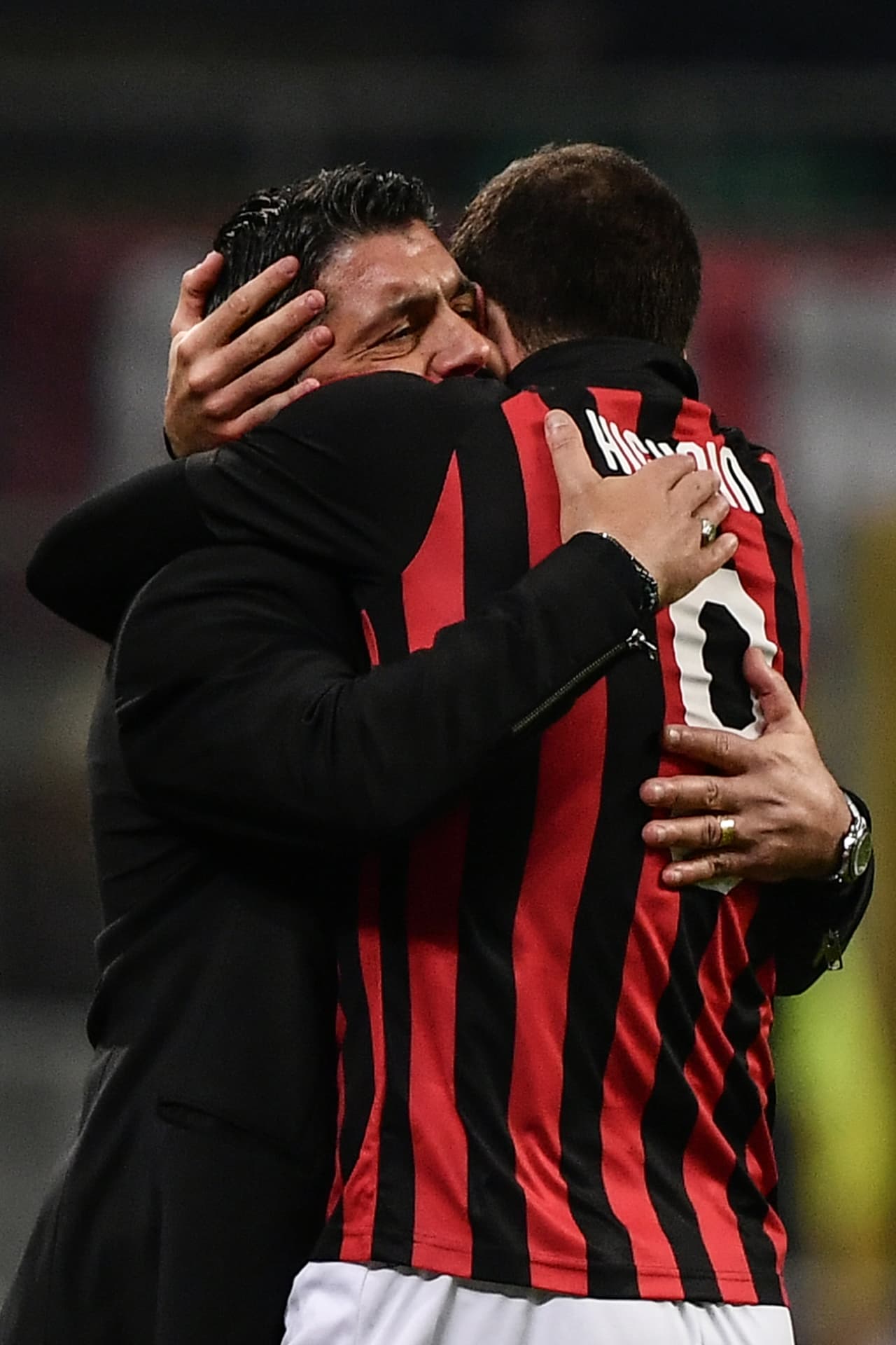 Incluso, el técnico Genaro Gattuso le mostró su apreció a delantero, cuyo costo es muy alto para un Milán que se quedó por fuera de las competencias europeas y que ahora es quinto en Italia.