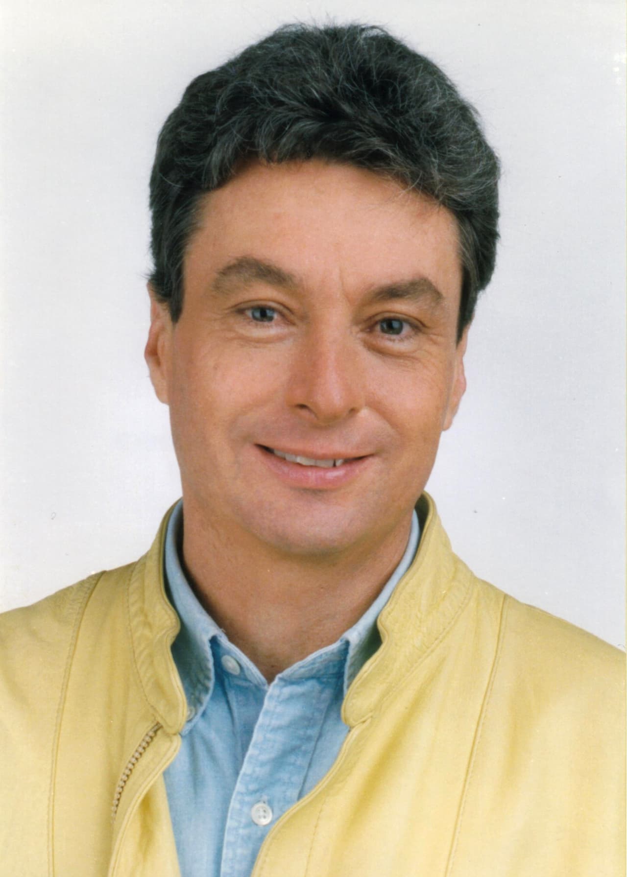 <b>César Costa</b> es uno de los cantantes del rock en español más emblemáticos de todos los tiempos y con esta serie terminó de consagrarse como una de las figuras del medio del espectáculo más queridas, esto por la dulzura que irradiaba en la serie.