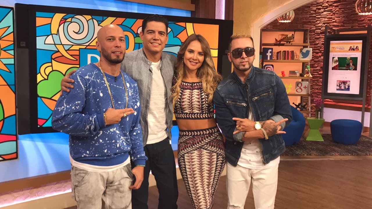 Alexis y Fido quisieron la foto del recuerdo con Ximena.