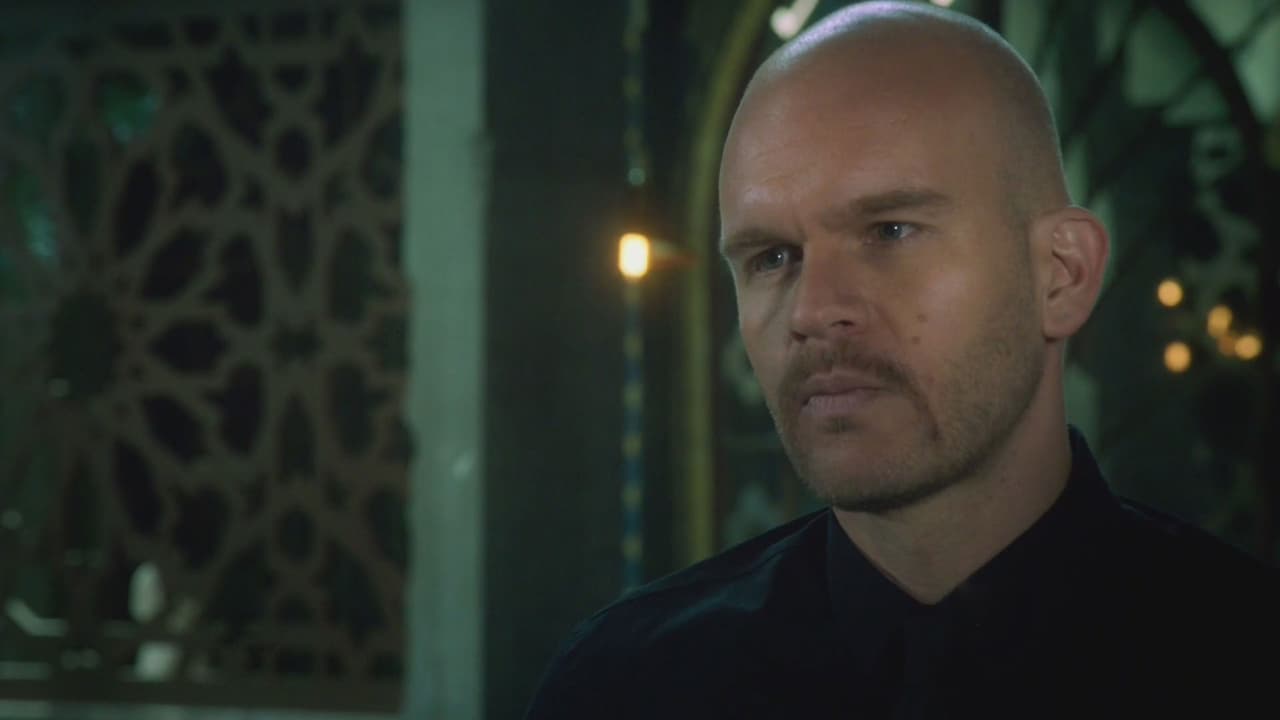 Hasta ahora no conocemos nada del pasado de Teo, seguramente esconde una gran historia.