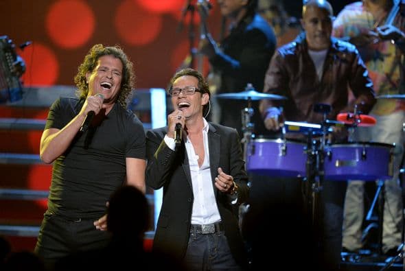 Los cantantes estaban interpretando el tema 'La Nave del Olvido'.