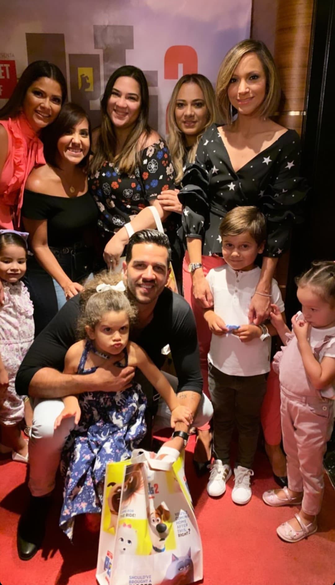 Como una gran familia, Satcha, Yisus, Karla, Jessi, Ana y Carlos se divirtieron con esta función que fue muy especial para todos por tener a sus seres queridos a su lado.