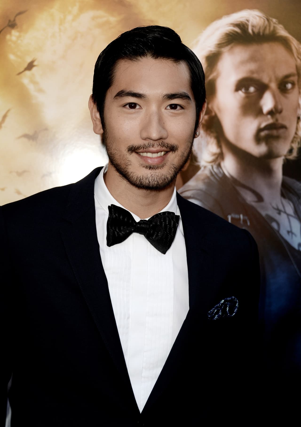 Godfrey Gao, famoso por su papel en el drama de fantasía de 2013 
<b><a href="https://www.youtube.com/watch?v=hc4CiTvQ-YE" target="_blank">'The mortal instruments: city of bones'</a></b>, murió después de colapsar en un set de TV la madrugada de este miércoles 27 de noviembre.