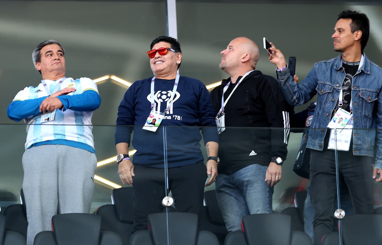 La fiesta conto con la presencia de Diego Maradona en las tribunas, fanático de lujo de la selección albiceleste.