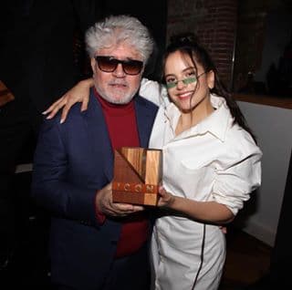 <b>9.</b> 
<b>Ya es una 'chica Almodóvar''.</b> La actriz incursionó en el cine esta primavera en 'Dolor y Gloria', película dirigida por el cineasta español más exitoso, y actuó nada más y nada menos que con Penélope Cruz.