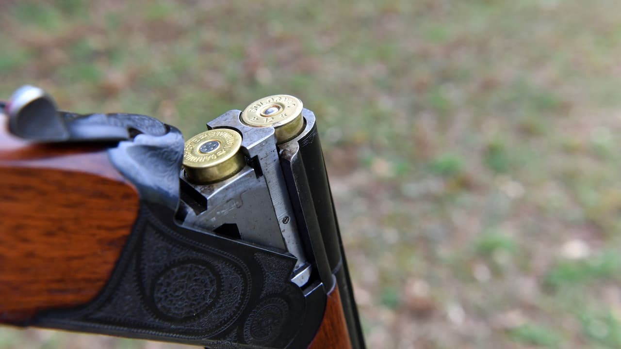 Hombre armado con una escopeta muere al irrumpir en casa de su exnovia y enfrentarse al nuevo novio