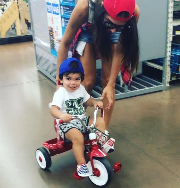 SU AMOR POR SU HIJO, MATTEO. Alejandra Espinoza está feliz de ser madre, y en sus redes sociales las fotos con el pequeñito son del gusto de todos sus seguidores.