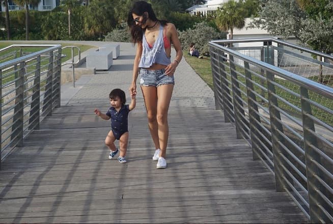 Por eso nos muestra estas fotos en las que sin duda se le deja ver muy dedicada.