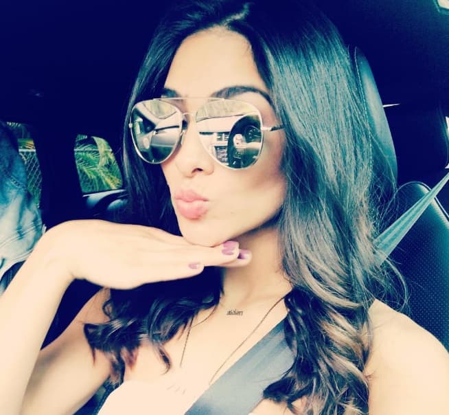 SU DEBILIDAD POR LAS GAFAS. Otra cosa que podemos descubrir en las redes de Ale Espinoza es su amor por este accesorio.