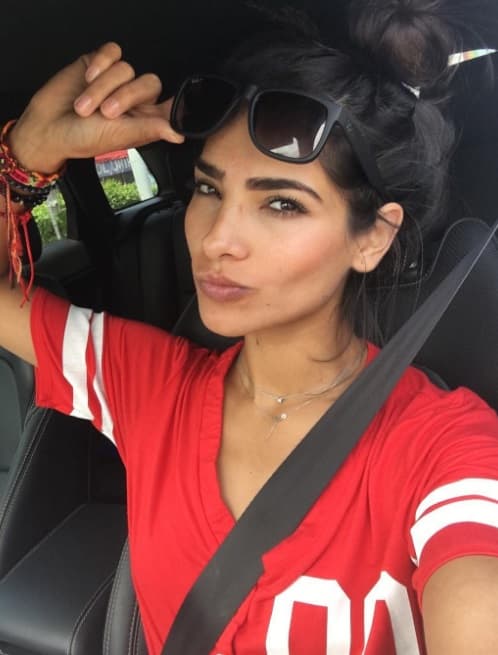 Nunca puede salir a la calle sin un buen par de gafas solares.