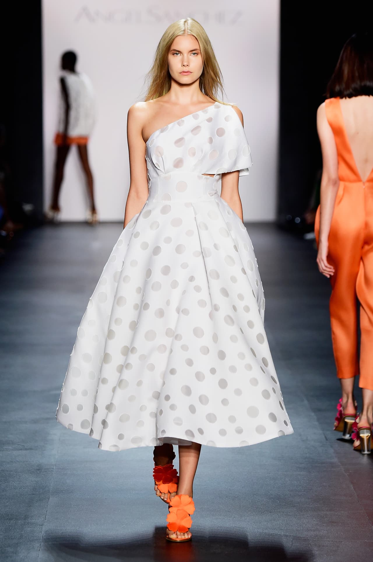 El diseñador venezolano presenta su nueva colección en la New York Fashion Week.