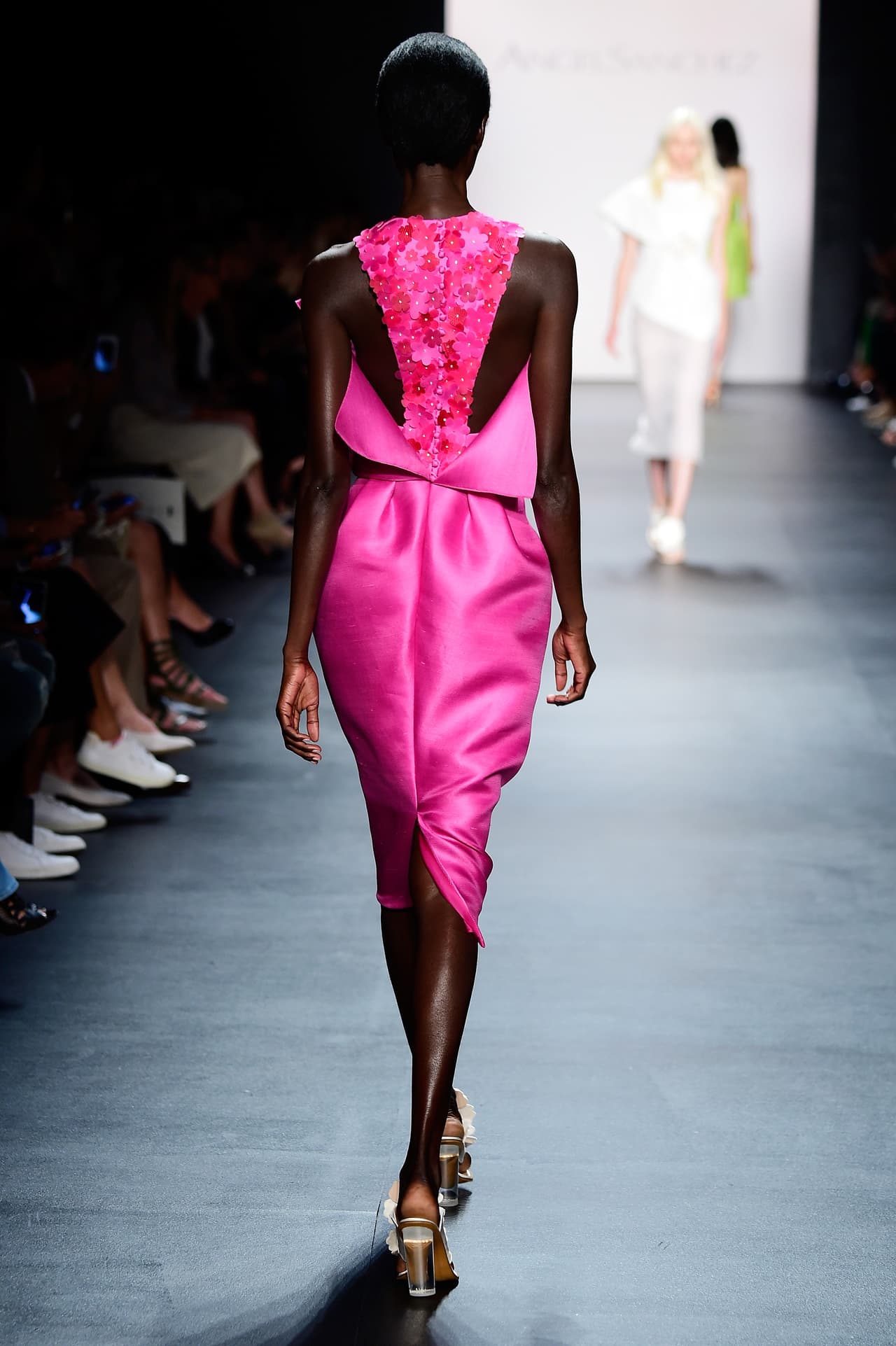 El diseñador venezolano presenta su nueva colección en la New York Fashion Week.