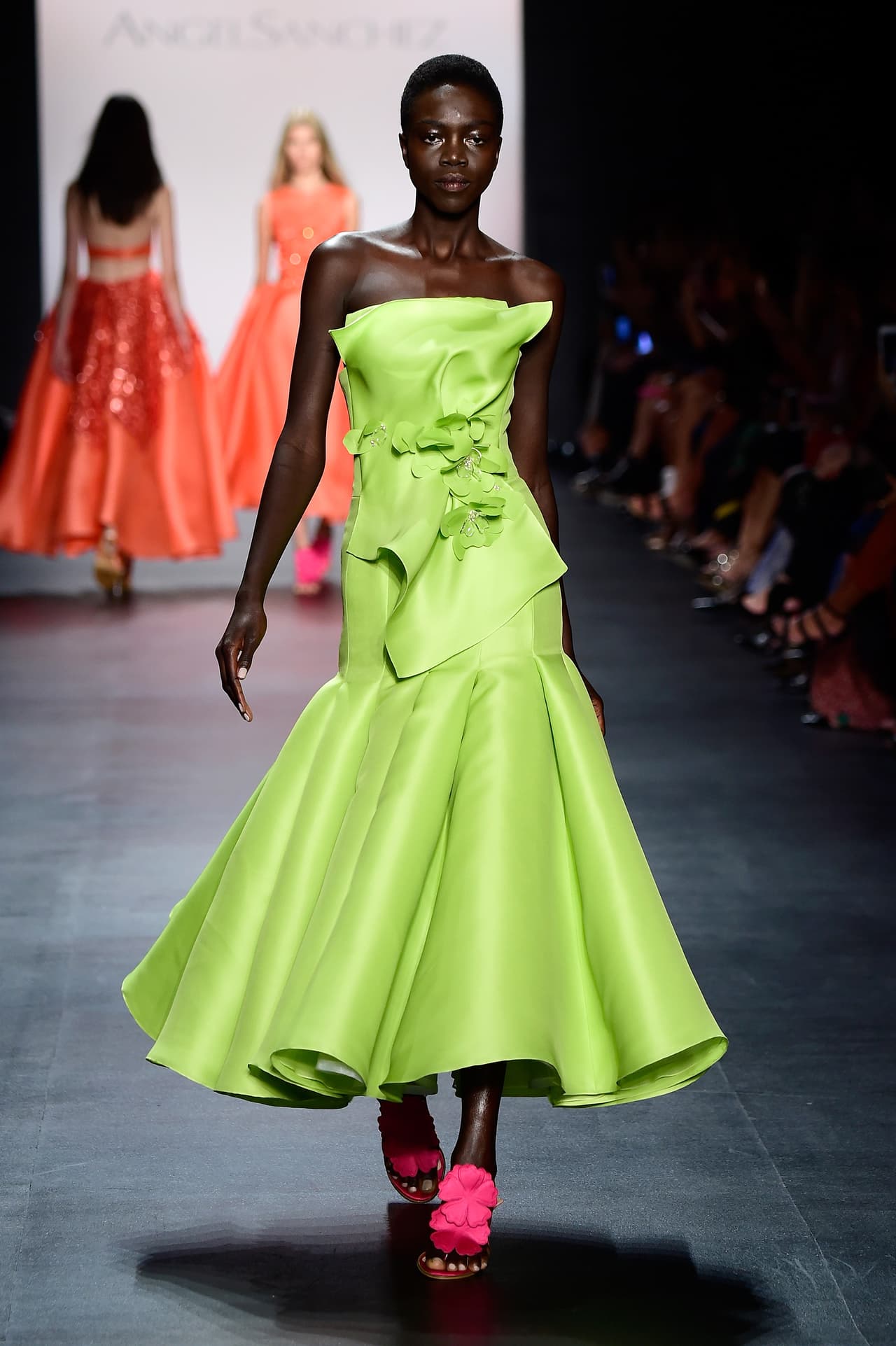 El diseñador venezolano presenta su nueva colección en la New York Fashion Week.