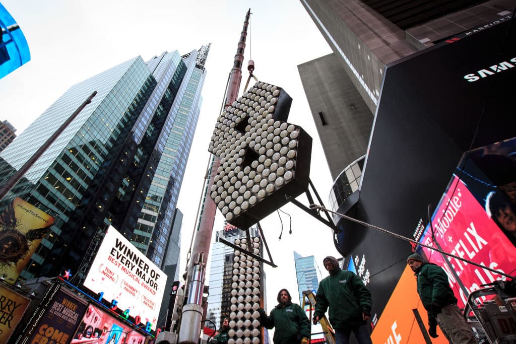 Estos dígitos son parte del letrero que se iluminarán durante la medianoche del próximo lunes 1 de enero de 2018.