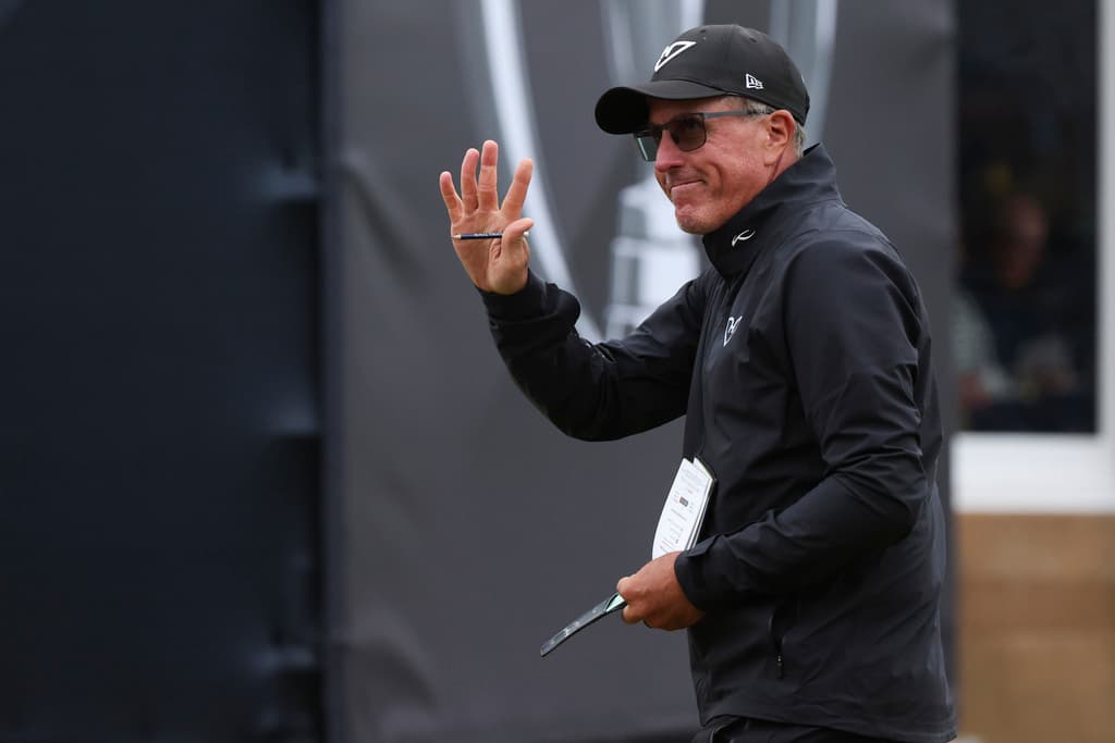 <h2 class="cms-H2-H2">8.- Phil Mickelson (Apuesta: $20,000 | Ganancia: $560,000) – 2000, NFL</h2>
<br>En el 2000, antes de que iniciara la temporada de la NFL, el golfista profesional Phil Mickelson creía que los Cuervos de Baltimore ganarían el Super Bowl. Por lo que formó un sindicato de apuestas y apostó $20,000 por el equipo. Tras la temporada, Baltimore ganó y el jugador se llevó $560,000, sin una acumuladora relacionada.
