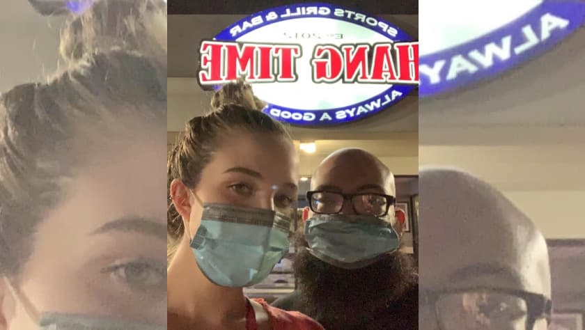 Echan a una pareja de un restaurante por usar mascarillas para proteger a su bebé contra el covid-19