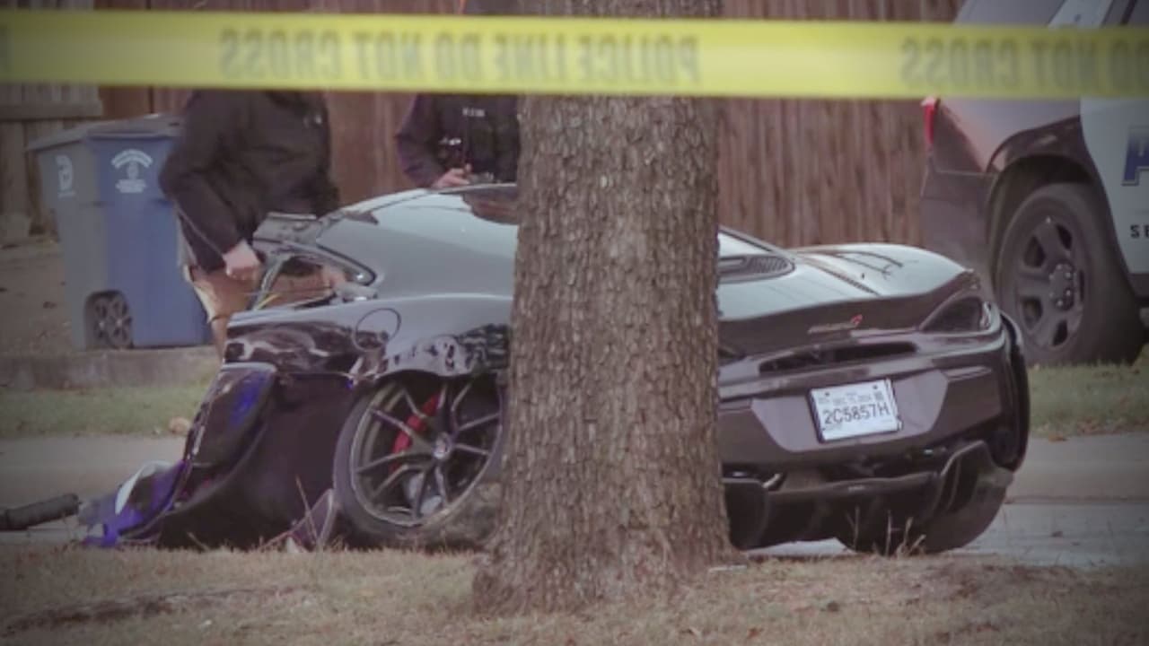 Un accidente fatal en Lake Highlands, Dallas, la tarde del lunes 9 de diciembre, cobró la vida de Cristóbal Flores Espino y Robert Rocha, quienes murieron al chocar un McLaren contra un árbol cerca de Abrams Road. El impacto violentó dividió el vehículo en dos. La respuesta de Dallas Fire-Rescue fue rápida, pero los cuerpos quedaron atrapados y requirieron una operación de rescate para el acceso de los cuerpos al personal del Médico Forense. Una conductora en un Toyota resultó herida levemente.