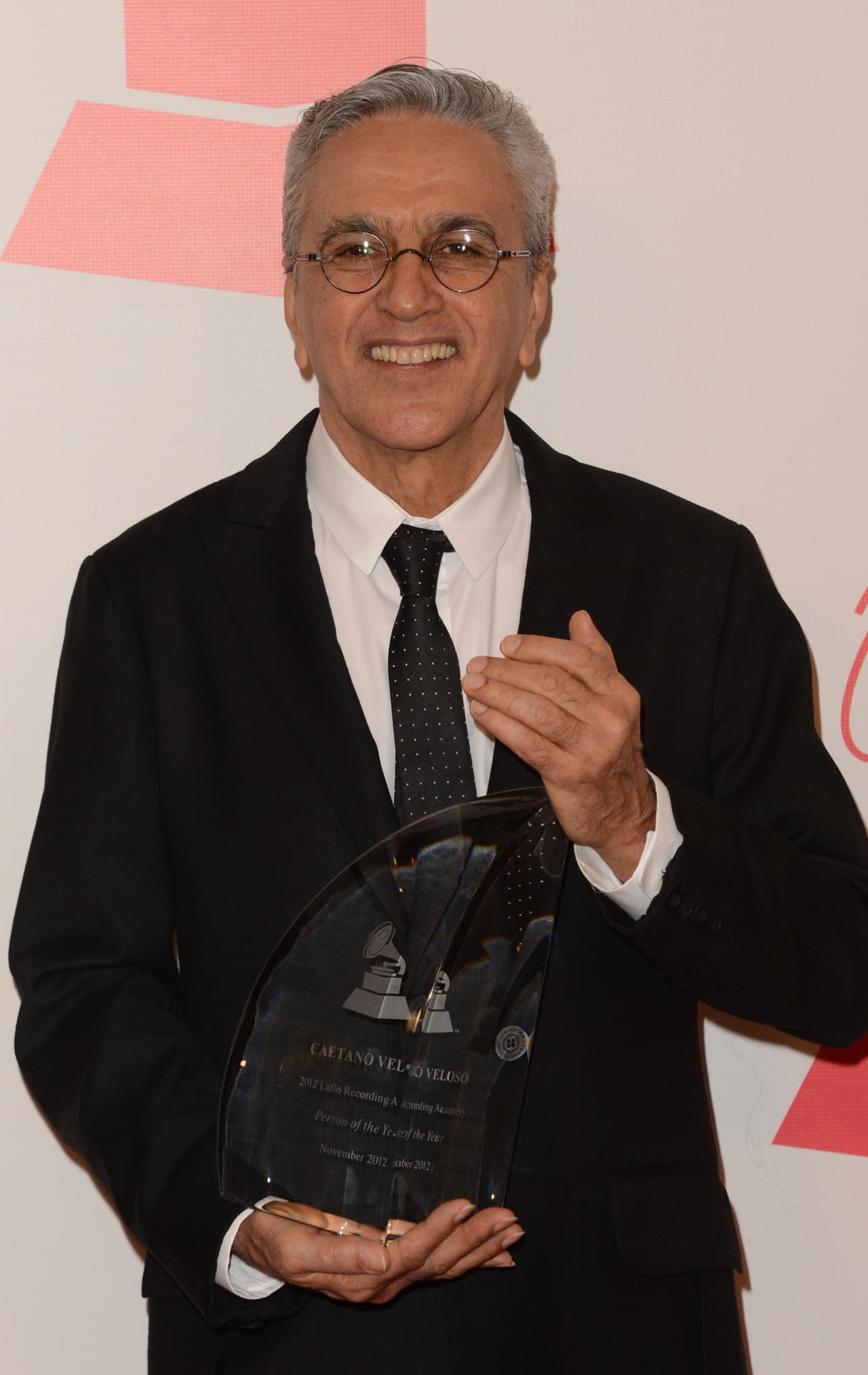 <h3 class="cms-h3-H3">Caetano Veloso</h3>
<br>
<h3 class="cms-h3-H3">Año: 2012</h3>