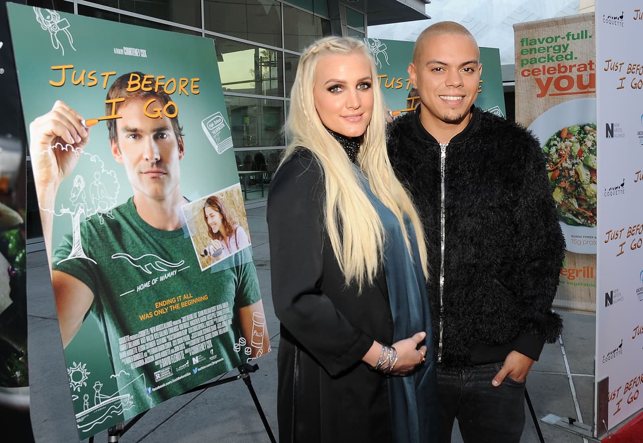 Mira cómo creció la pancita de Ashlee.