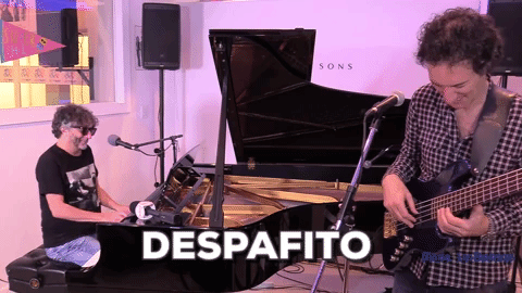 Fito Páez se sumó a la locura por el tema de Fonsi y realizó una versión en el piano acompañado por Guillermo Vadalá en el bajo, sin la voz del argentino. La reversión se hizo durante la inauguración de Let It Be, academia de música que Paéz abrió en Miami, Florida.