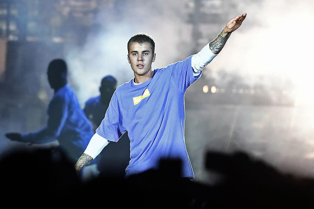 Justin Bieber deja a fan ensangrentado tras puñetazo al entrar a su concierto en Barcelona