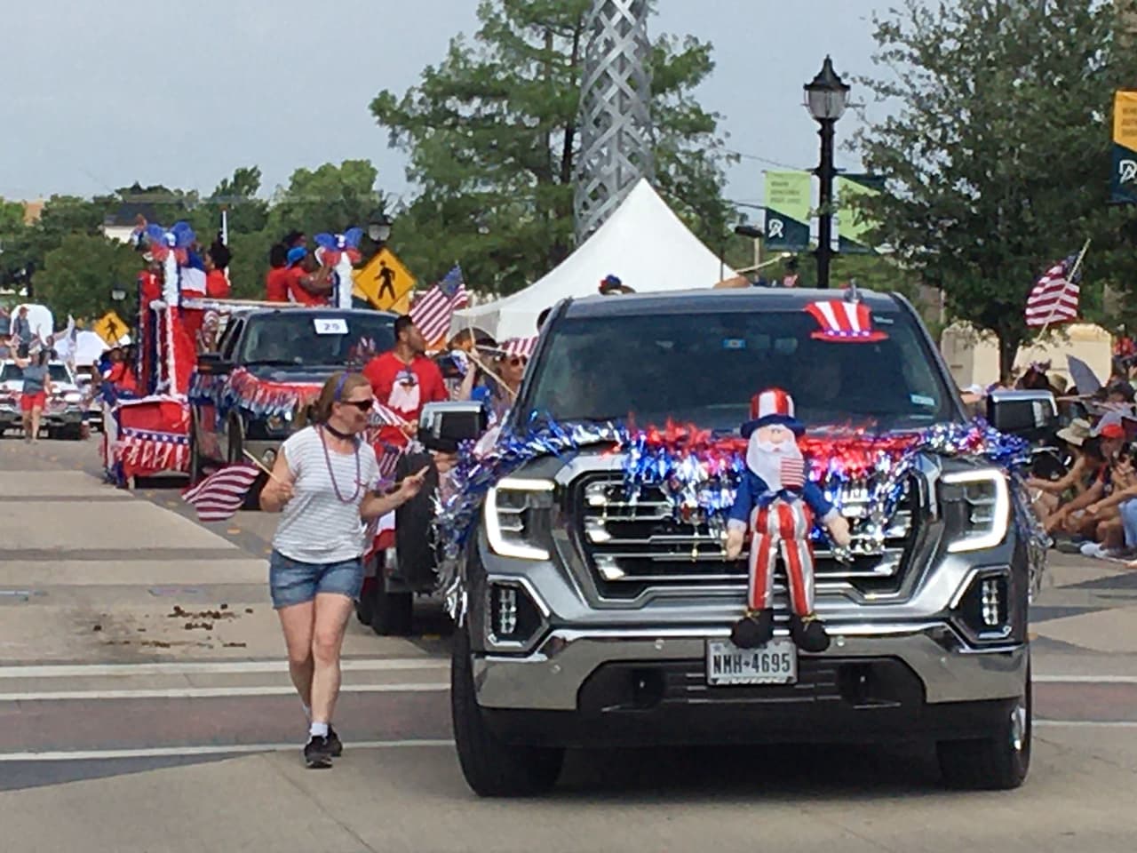 El desfile fue organizado por la Asociación del 4 de julio de la ciudad de Arlington.
<br>